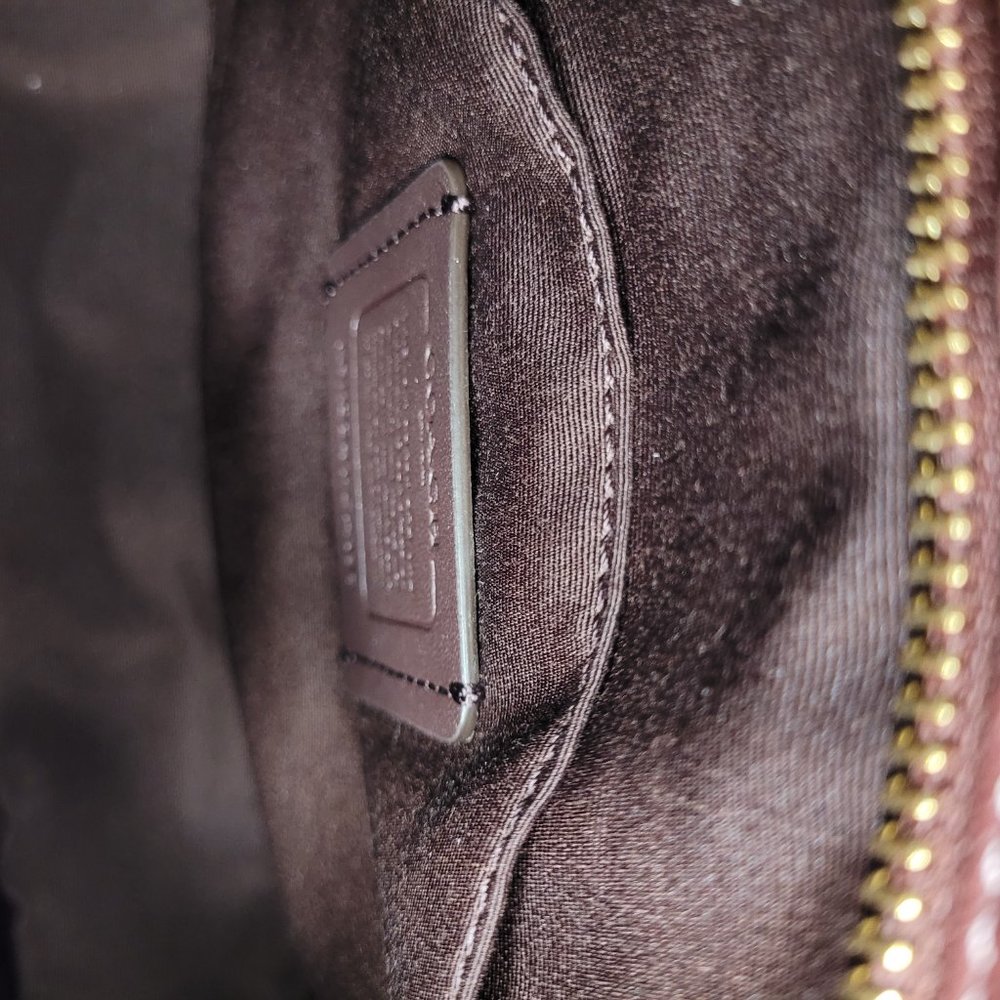 Coach - Picture 5 of 6